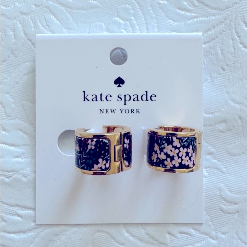 NWT ♠️ Kate Spade Heritage Flower Gold Huggie Hoop Earrings